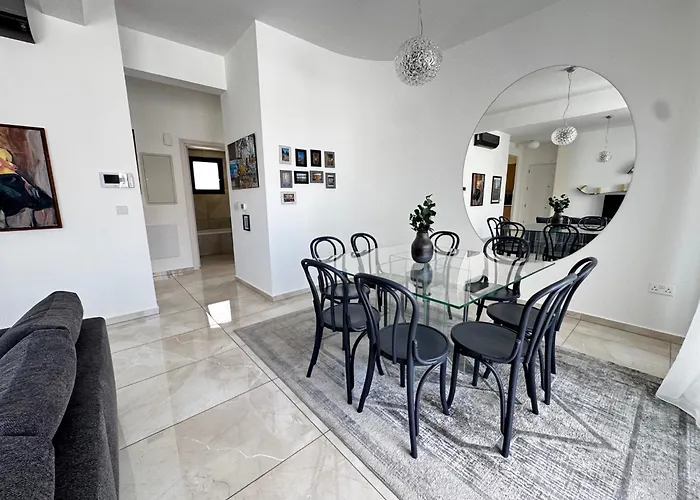 Wealthystays Premium Apartmán