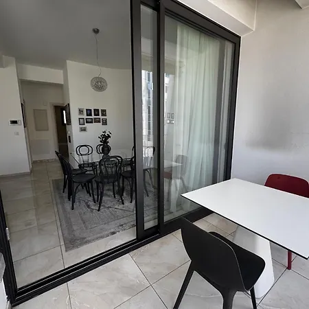 Apartament Wealthystays Premium *