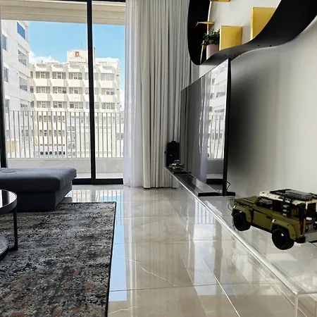 Wealthystays Premium Apartament