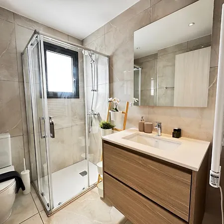 Wealthystays Premium Apartament *