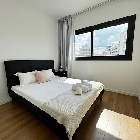 Wealthystays Premium Lägenhet *