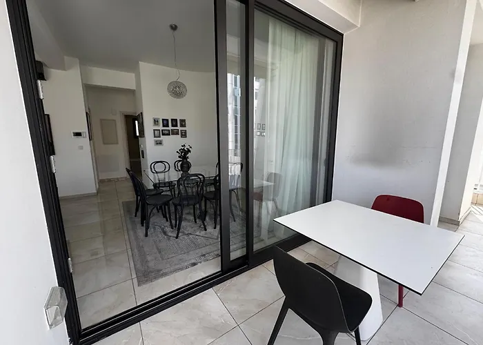 アパート Wealthystays Premium *