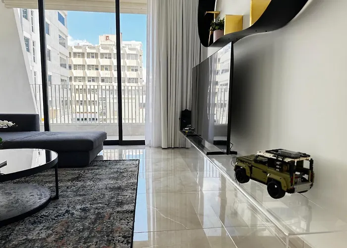 Wealthystays Premium Apartament