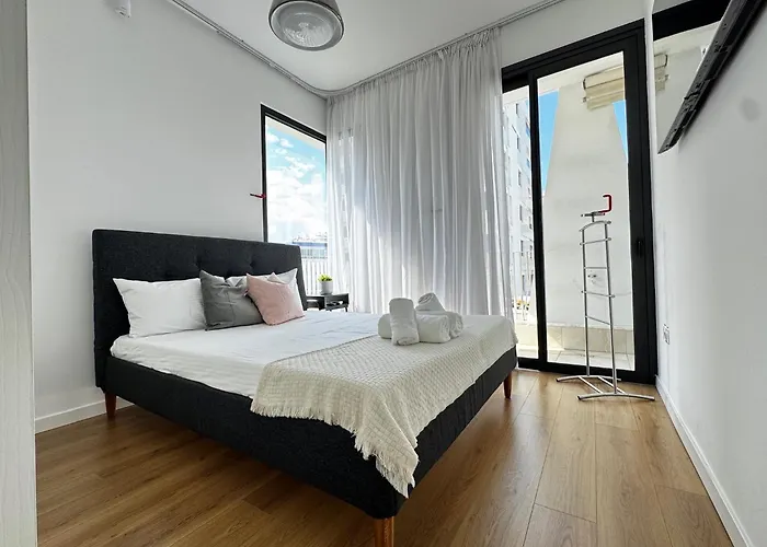 アパート Wealthystays Premium