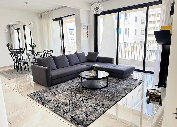 アパート Wealthystays Premium