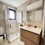 Wealthystays Premium Daire *